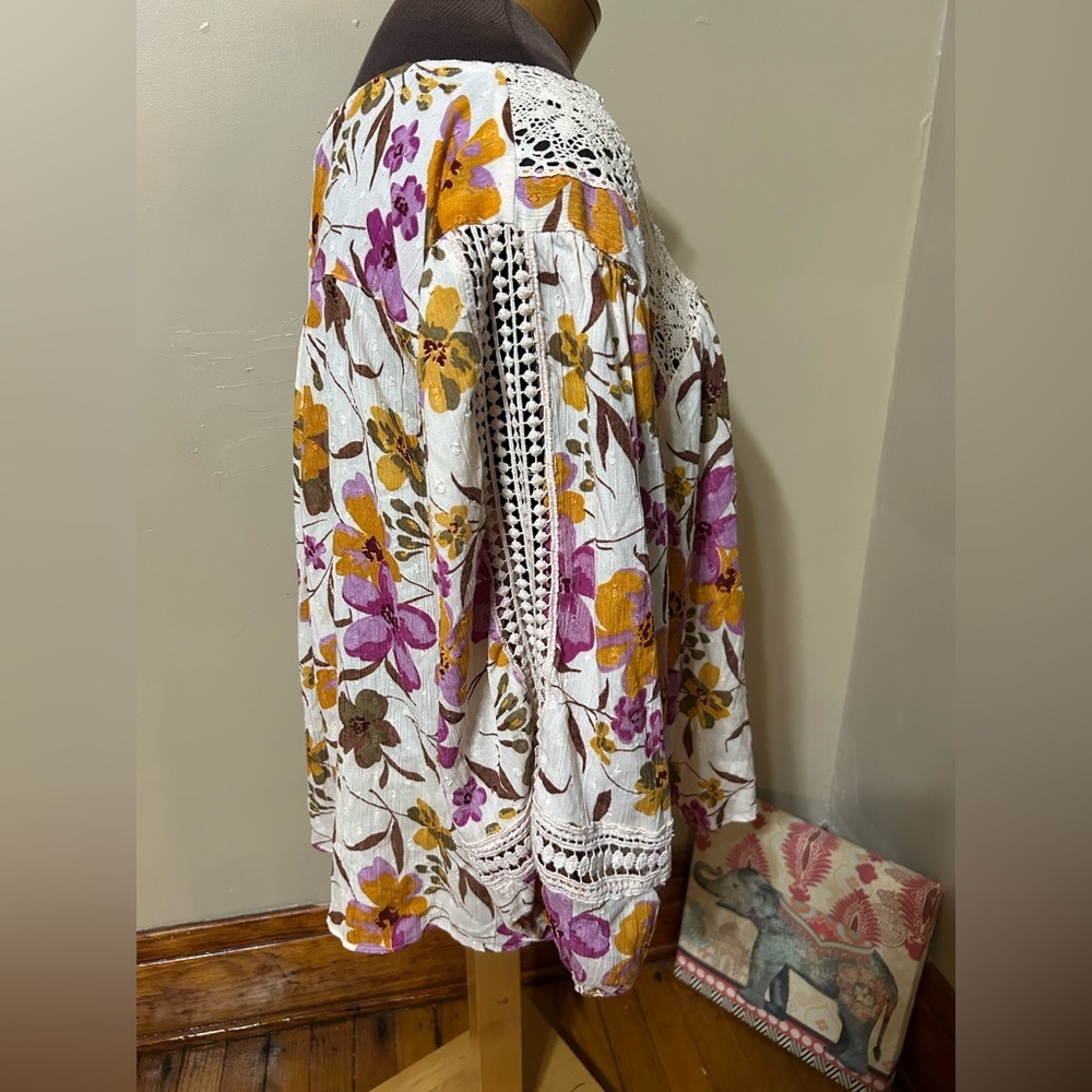 Angie Floral Peasant Top Plus Size 2X Ballon Sleeve Crochet Detail - Picture 2 of 10